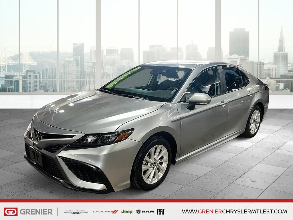2024 Toyota Camry SE + CUIR + CARPLAY in Pointe-Aux-Trembles, Quebec - 1 - w1024h768px
