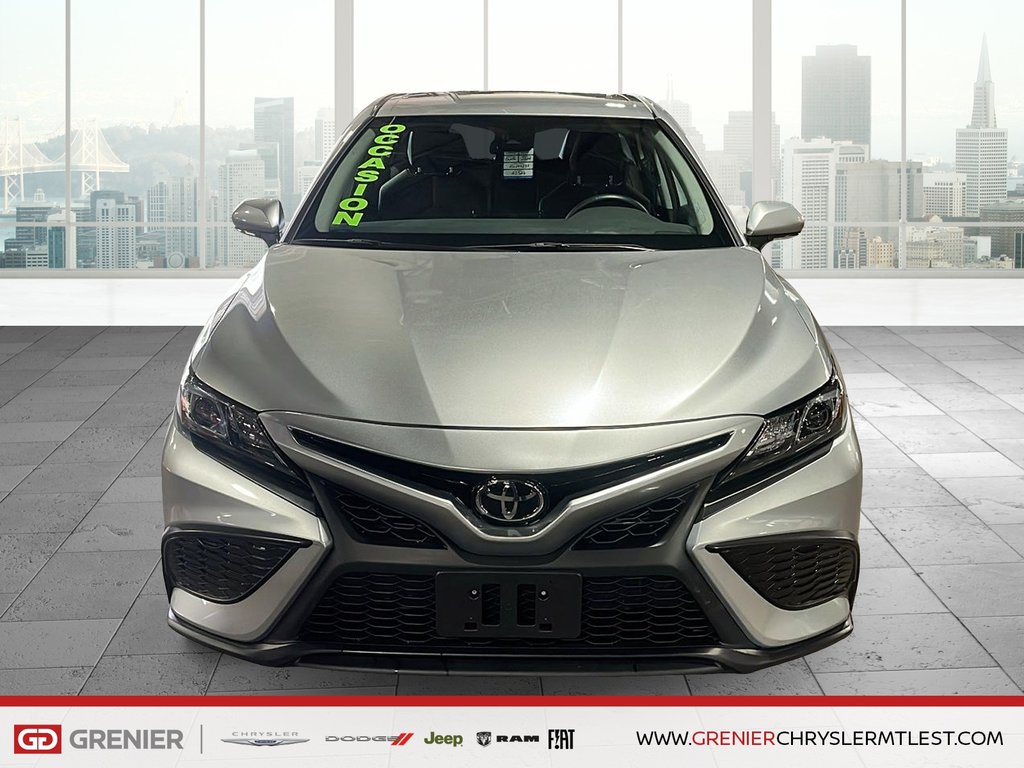 2024 Toyota Camry SE + CUIR + CARPLAY in Pointe-Aux-Trembles, Quebec - 2 - w1024h768px