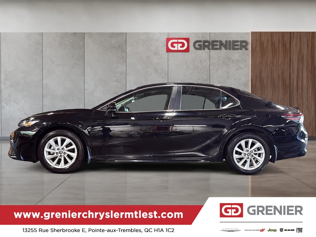Toyota Camry SE 2024 à Pointe-Aux-Trembles, Québec - 5 - w1024h768px