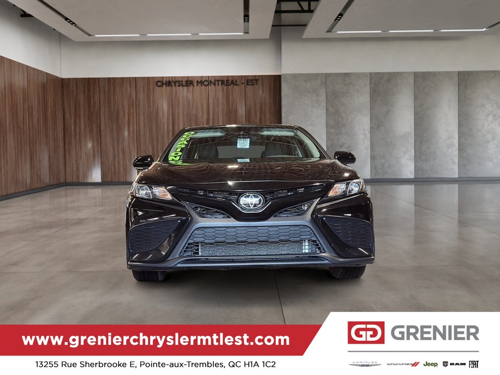 Toyota Camry SE 2024 à Pointe-Aux-Trembles, Québec - 2 - w1024h768px
