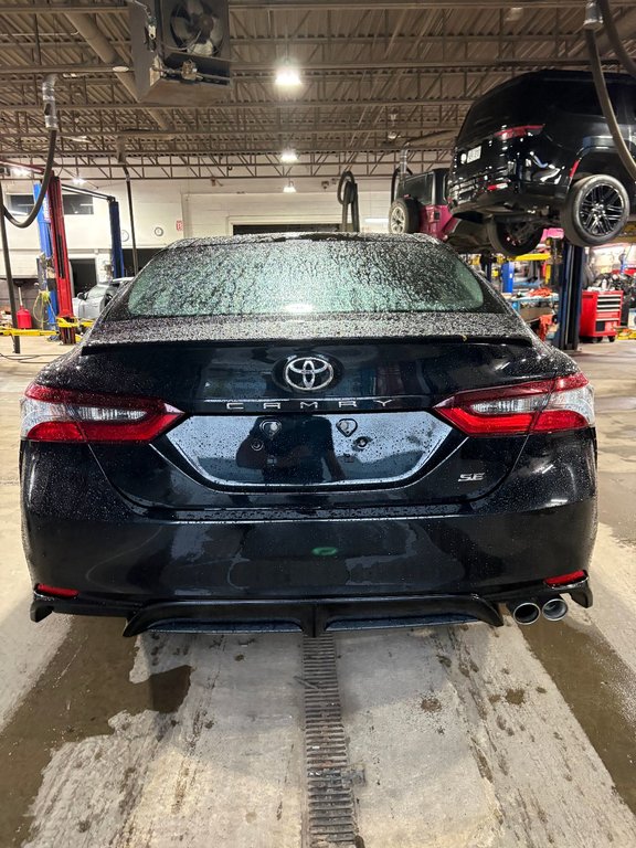 Toyota Camry SE AWD 2024 à Pointe-Aux-Trembles, Québec - 3 - w1024h768px