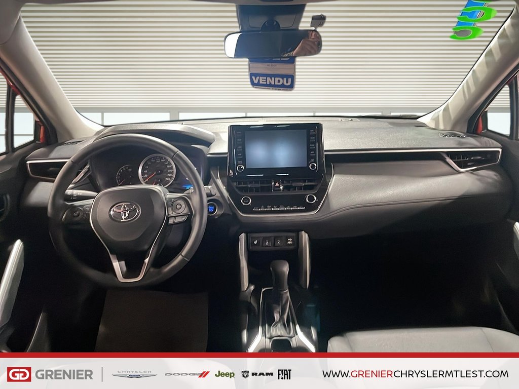 2022 Toyota COROLLA CROSS LE + AWD + CLIMATISATION + AIDE AU SUIVI DE VOIE in Pointe-Aux-Trembles, Quebec - 8 - w1024h768px