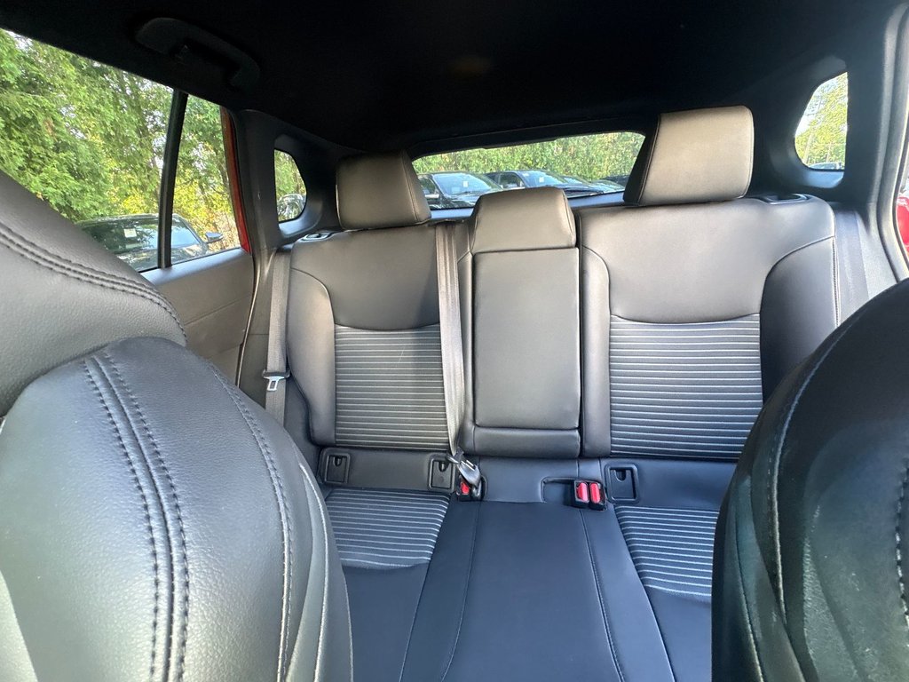 Toyota Corolla Cross LE HYBRIDE 2023 à Pointe-Aux-Trembles, Québec - 13 - w1024h768px