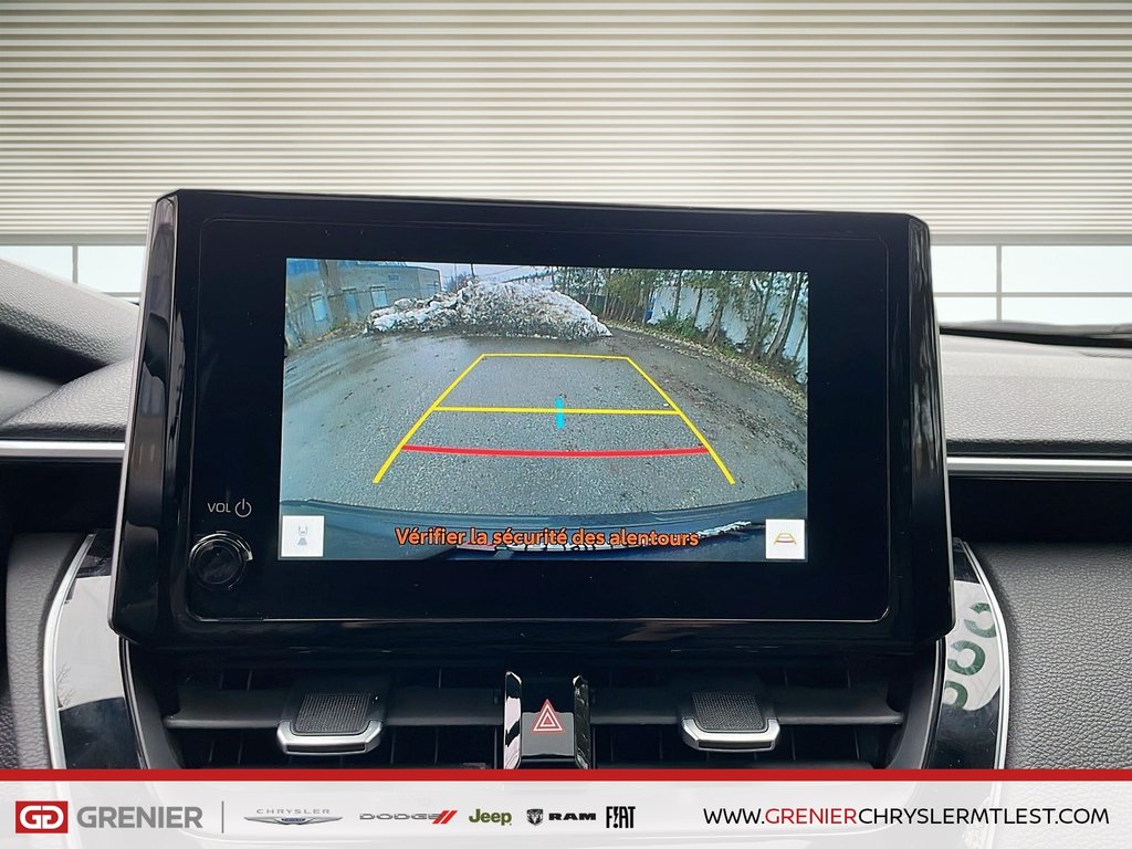 2024 Toyota Corolla Cross XSE HYBRIDE + AWD + TOIT OUVRANT in Pointe-Aux-Trembles, Quebec - 12 - w1024h768px