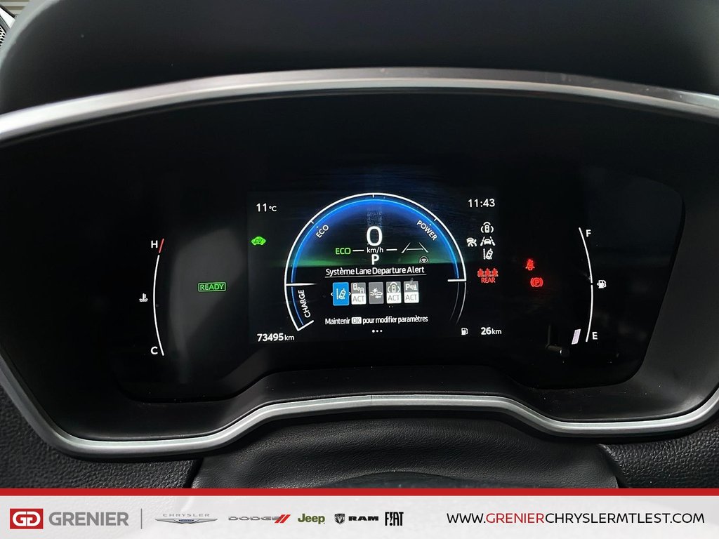 2024 Toyota Corolla Cross XSE HYBRIDE + AWD + TOIT OUVRANT in Pointe-Aux-Trembles, Quebec - 9 - w1024h768px