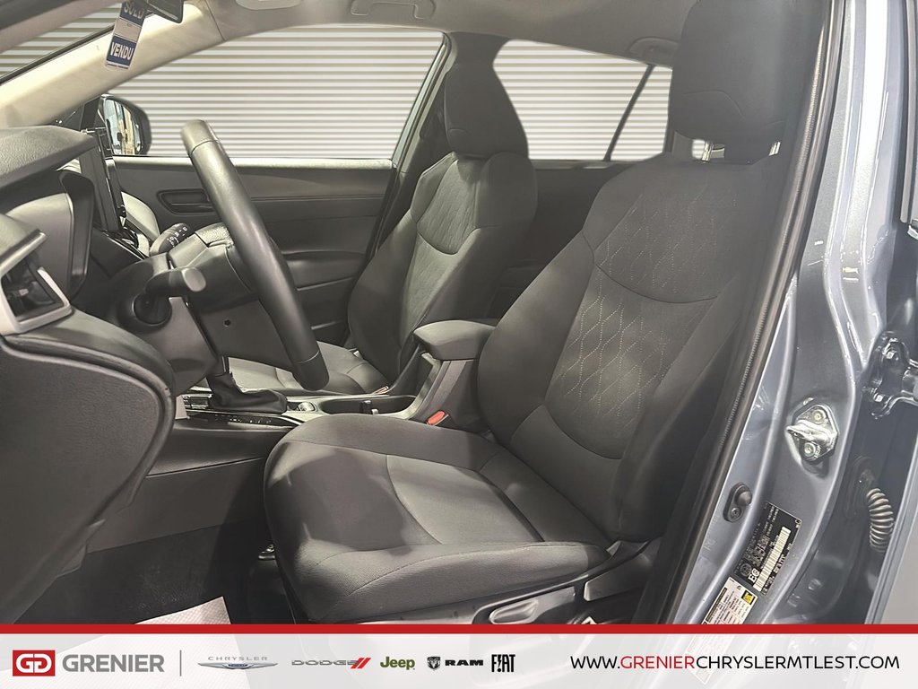 Toyota Corolla Cross LE + AWD + SIEGES ET VOLANT CHAUFFANTS 2025 à Pointe-Aux-Trembles, Québec - 7 - w1024h768px