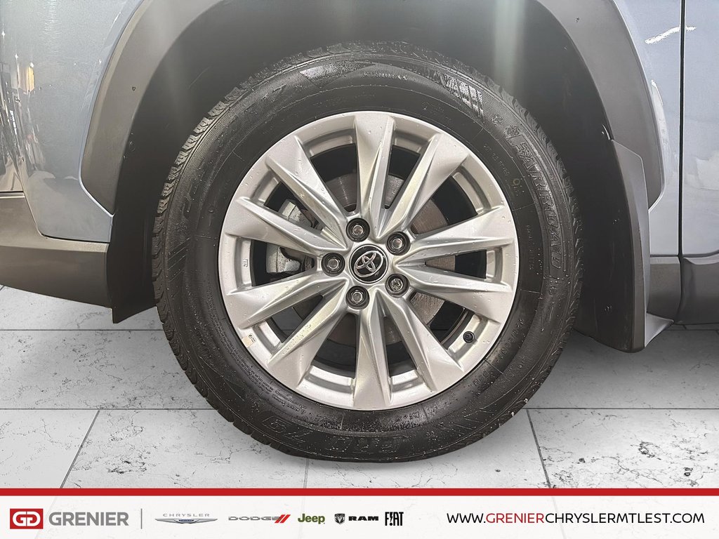 Toyota Corolla Cross LE + AWD + SIEGES ET VOLANT CHAUFFANTS 2025 à Pointe-Aux-Trembles, Québec - 6 - w1024h768px