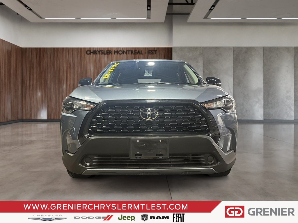 Toyota Corolla Cross LE + AWD + SIEGES ET VOLANT CHAUFFANTS 2025 à Pointe-Aux-Trembles, Québec - 2 - w1024h768px