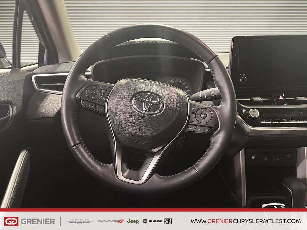Toyota Corolla Cross LE + AWD + SIEGES ET VOLANT CHAUFFANTS 2025 à Pointe-Aux-Trembles, Québec - 9 - w1024h768px