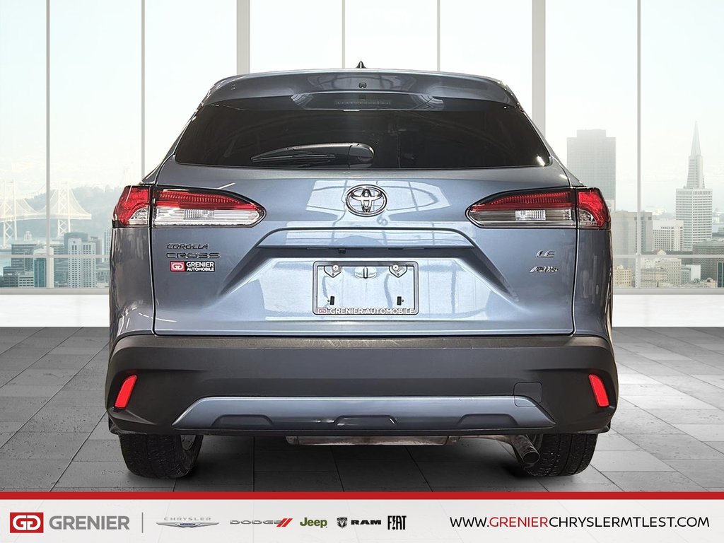 Toyota Corolla Cross LE + AWD + SIEGES ET VOLANT CHAUFFANTS 2025 à Pointe-Aux-Trembles, Québec - 3 - w1024h768px