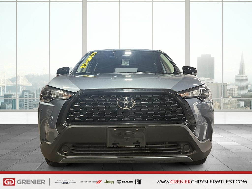 Toyota Corolla Cross LE + AWD + SIEGES ET VOLANT CHAUFFANTS 2025 à Pointe-Aux-Trembles, Québec - 2 - w1024h768px