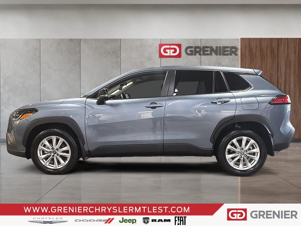 Toyota Corolla Cross LE + AWD + SIEGES ET VOLANT CHAUFFANTS 2025 à Pointe-Aux-Trembles, Québec - 5 - w1024h768px