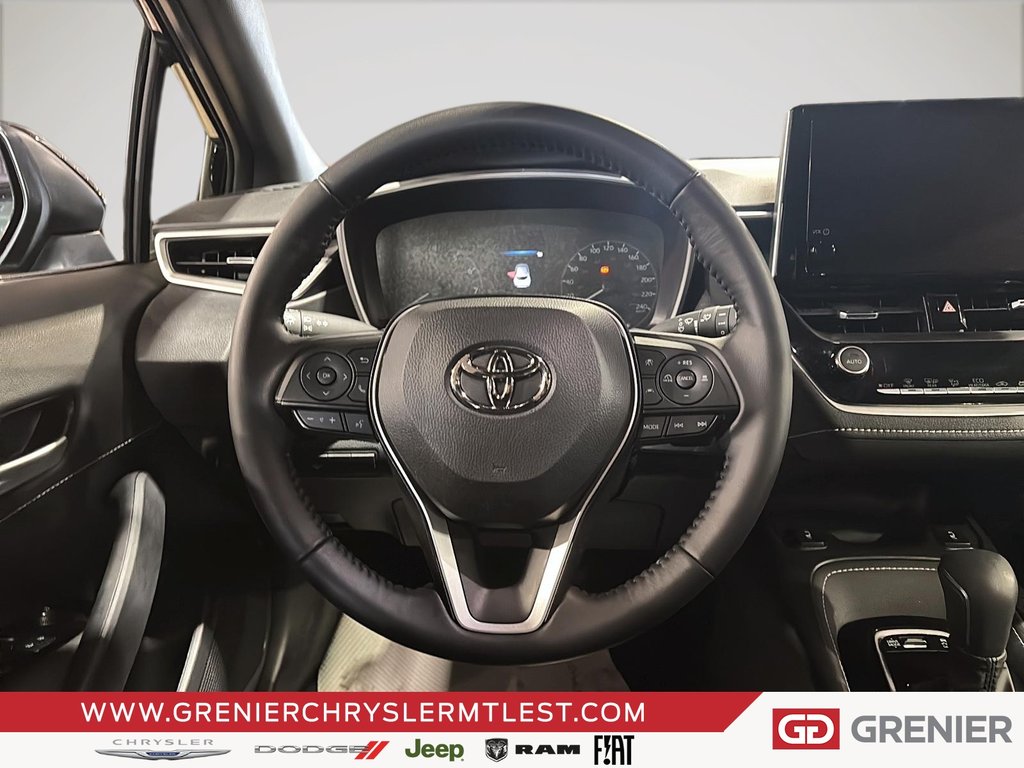 2025 Toyota Corolla Hatchback SE PLUS + FWD + GROUPE ELECTRIQUE in Pointe-Aux-Trembles, Quebec - 8 - w1024h768px