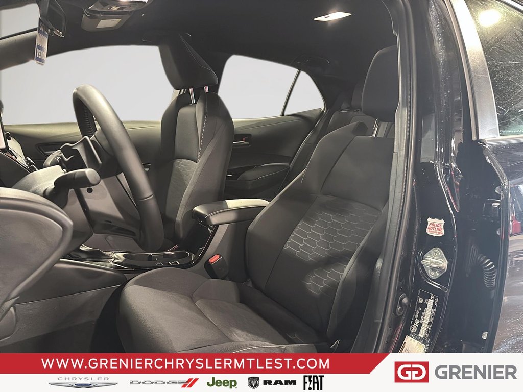 2025 Toyota Corolla Hatchback SE PLUS + FWD + GROUPE ELECTRIQUE in Pointe-Aux-Trembles, Quebec - 6 - w1024h768px