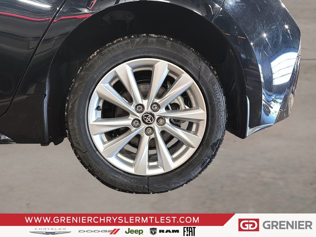2025 Toyota Corolla Hatchback SE PLUS + FWD + GROUPE ELECTRIQUE in Pointe-Aux-Trembles, Quebec - 5 - w1024h768px