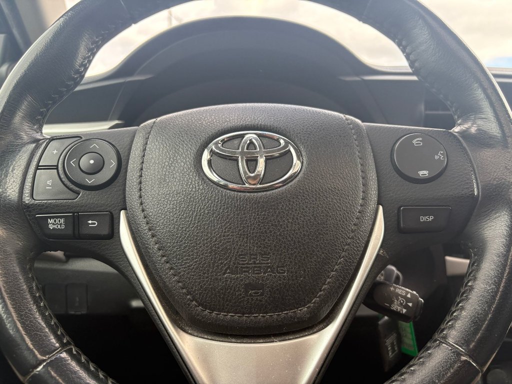 2014 Toyota Corolla LE in Pointe-Aux-Trembles, Quebec - 19 - w1024h768px