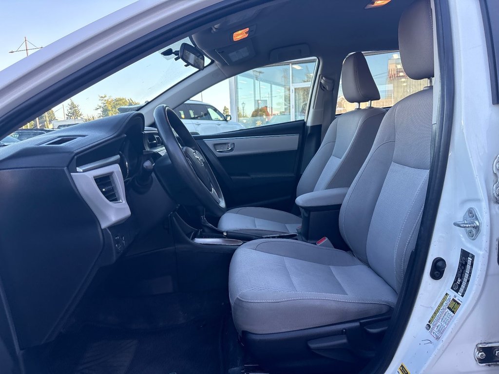 2016 Toyota Corolla in Pointe-Aux-Trembles, Quebec - 15 - w1024h768px