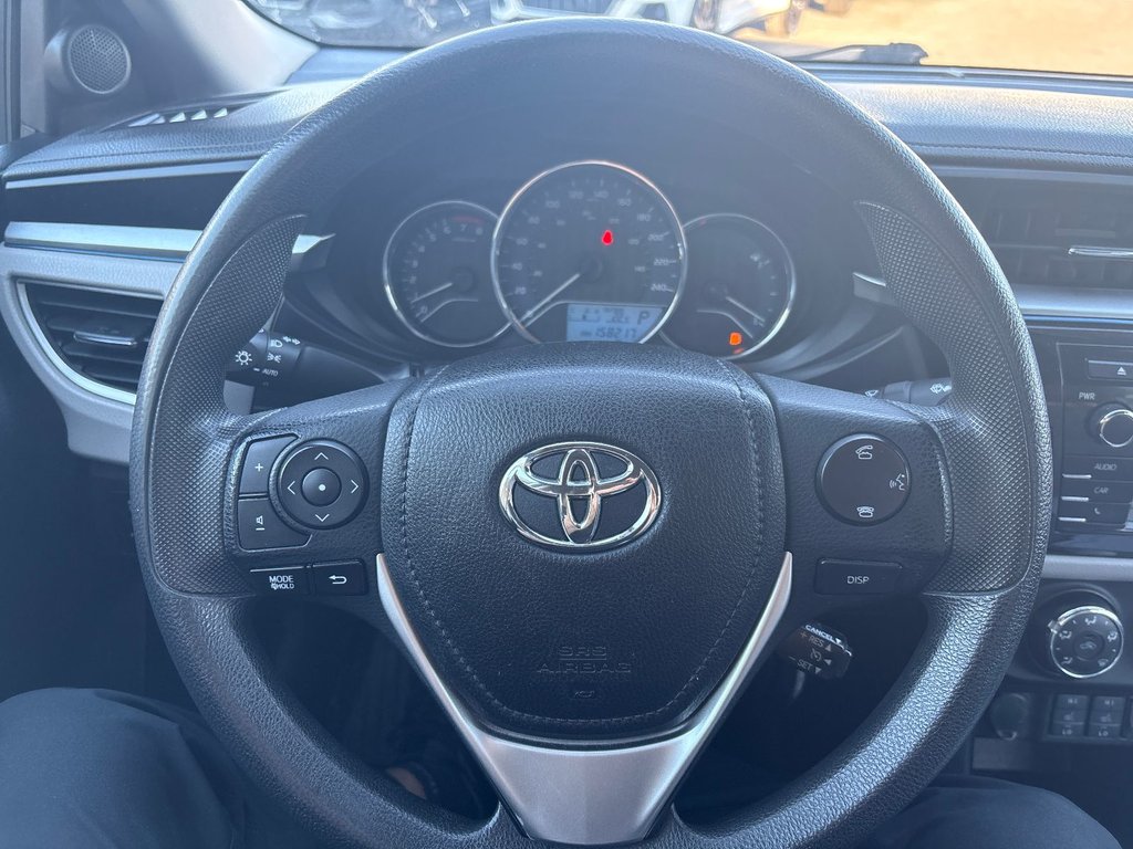 2016 Toyota Corolla in Pointe-Aux-Trembles, Quebec - 20 - w1024h768px