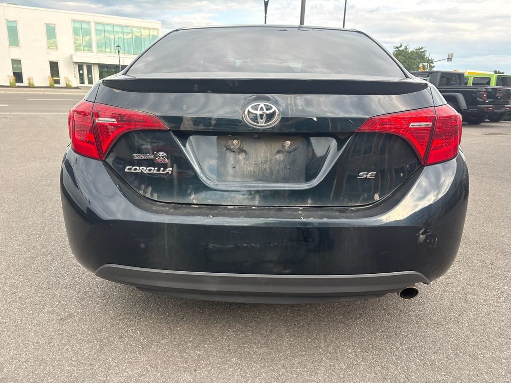 2017 Toyota Corolla LE in Pointe-Aux-Trembles, Quebec - 9 - w1024h768px