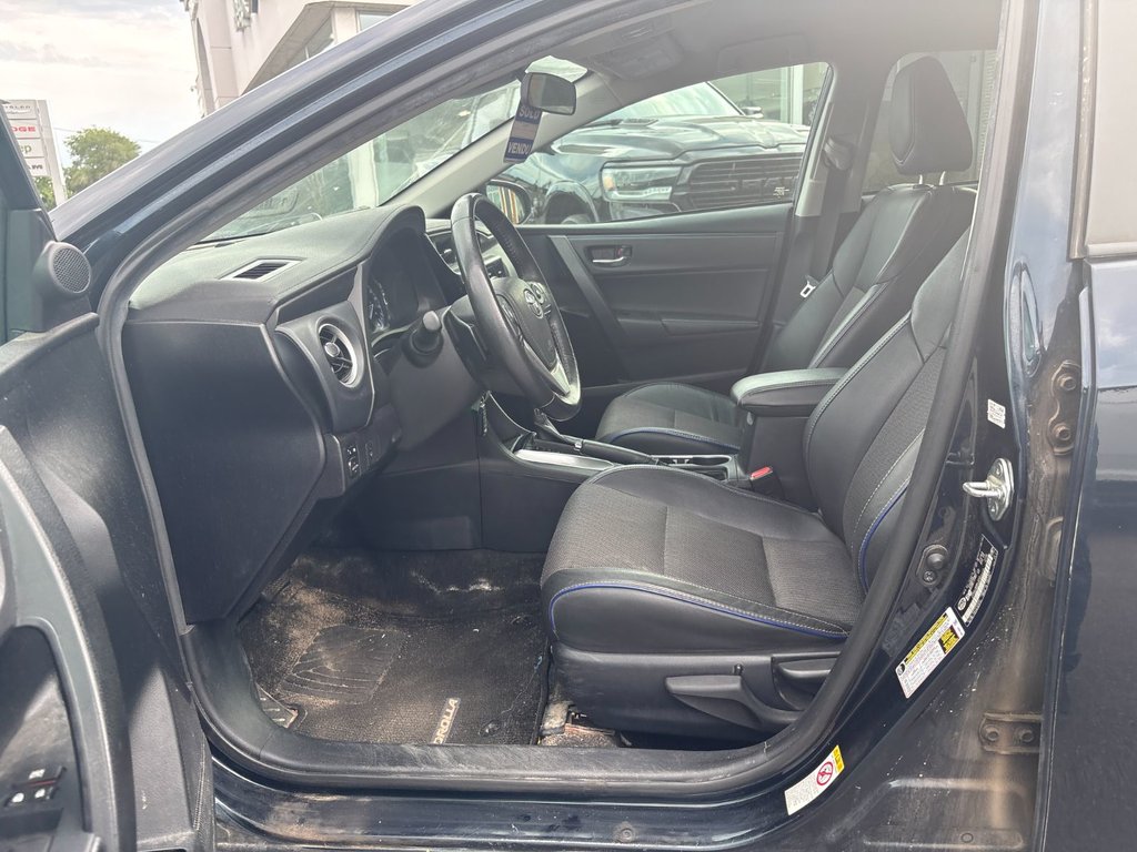 2017 Toyota Corolla LE in Pointe-Aux-Trembles, Quebec - 15 - w1024h768px