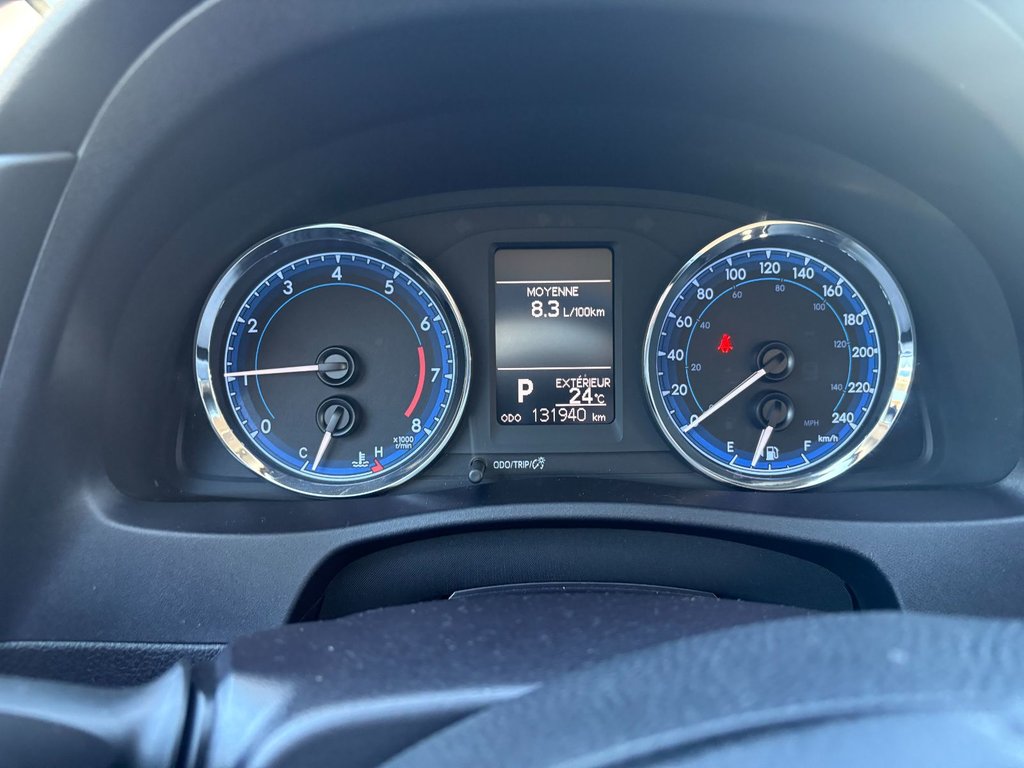 2017 Toyota Corolla in Pointe-Aux-Trembles, Quebec - 16 - w1024h768px
