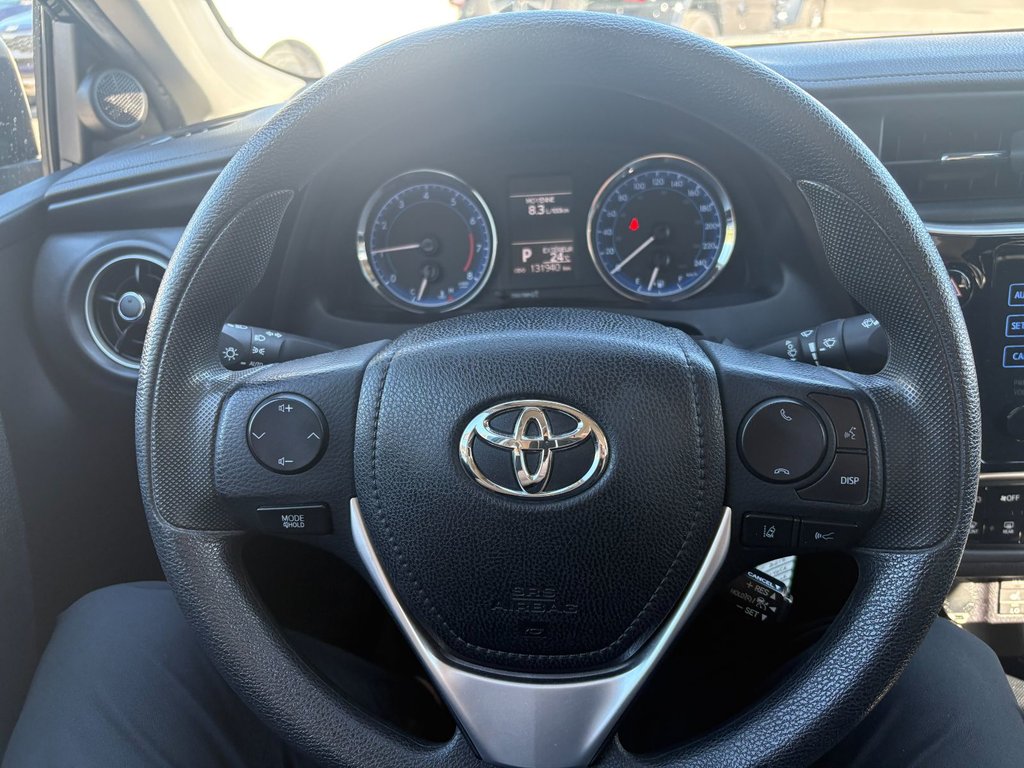 2017 Toyota Corolla in Pointe-Aux-Trembles, Quebec - 14 - w1024h768px