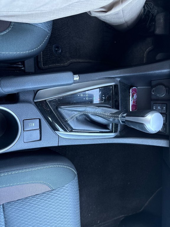 2018 Toyota Corolla LE in Pointe-Aux-Trembles, Quebec - 20 - w1024h768px