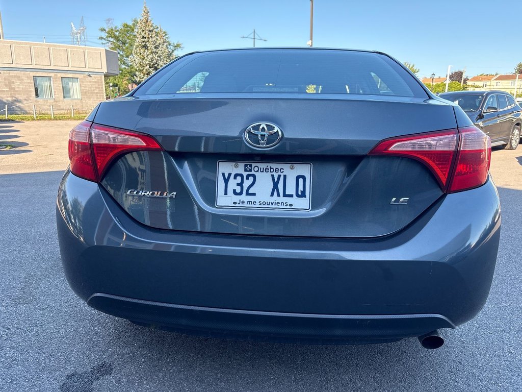 2018 Toyota Corolla LE in Pointe-Aux-Trembles, Quebec - 12 - w1024h768px