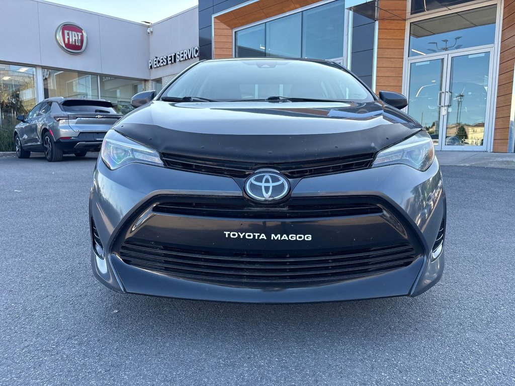 2018 Toyota Corolla LE in Pointe-Aux-Trembles, Quebec - 3 - w1024h768px