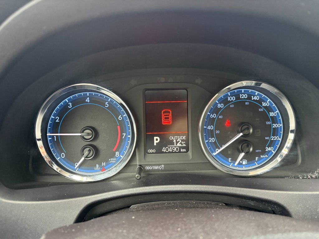 Toyota Corolla LE 2018 à Pointe-Aux-Trembles, Québec - 13 - w1024h768px