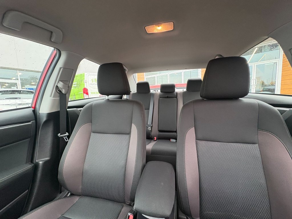 Toyota Corolla LE 2018 à Pointe-Aux-Trembles, Québec - 11 - w1024h768px