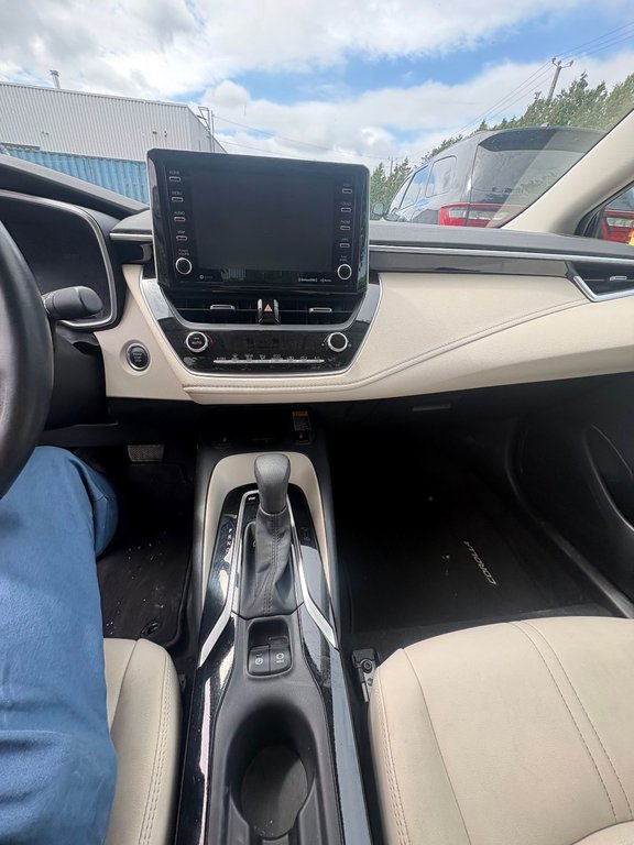 2022 Toyota Corolla XLE in Pointe-Aux-Trembles, Quebec - 7 - w1024h768px
