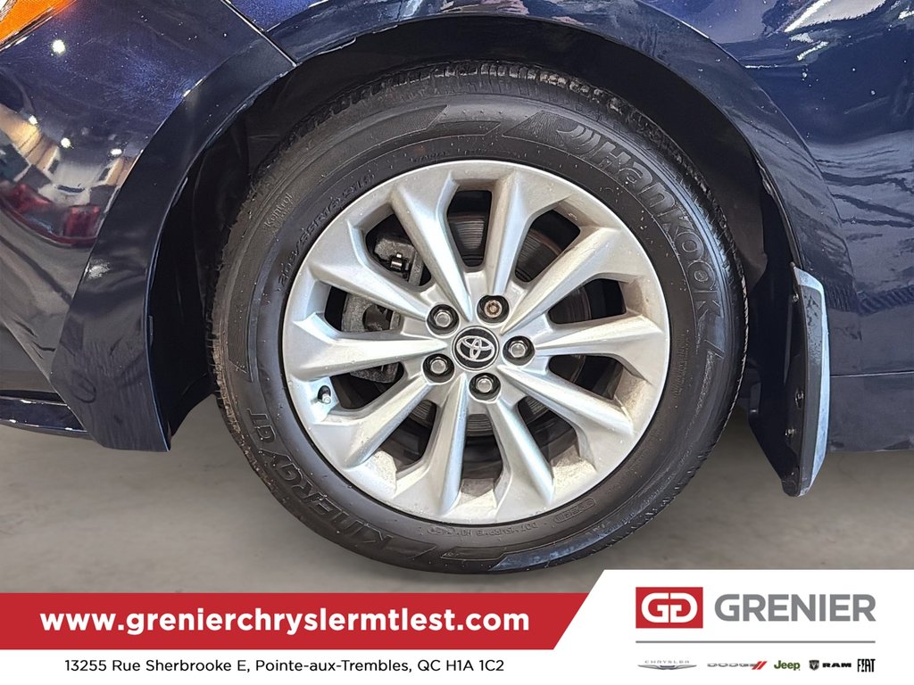 Toyota Corolla XLE 2022 à Pointe-Aux-Trembles, Québec - 6 - w1024h768px