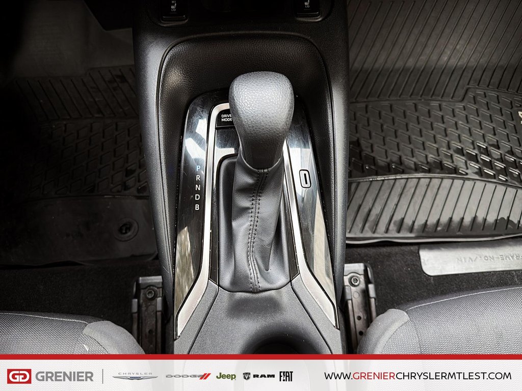 Toyota Corolla HYBRID LE + SIEGES CHAUFFANTS + CARPLAY 2023 à Pointe-Aux-Trembles, Québec - 15 - w1024h768px