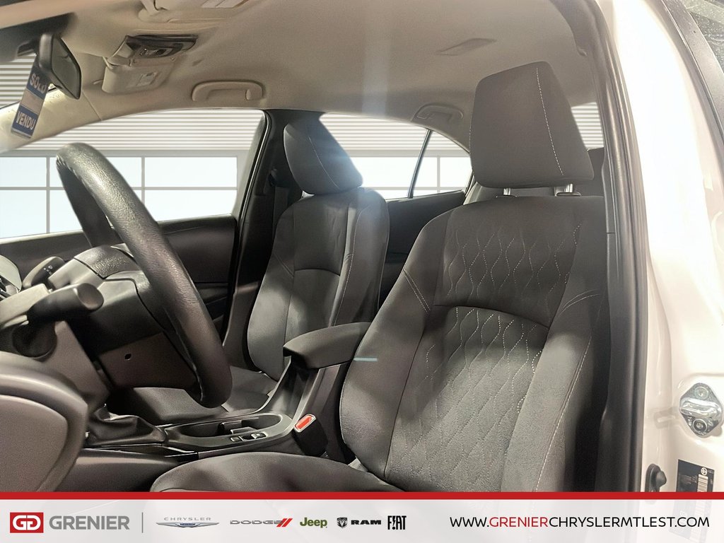 2024 Toyota Corolla LE + BLUETOOTH + CAMERA DE RECUL in Pointe-Aux-Trembles, Quebec - 8 - w1024h768px