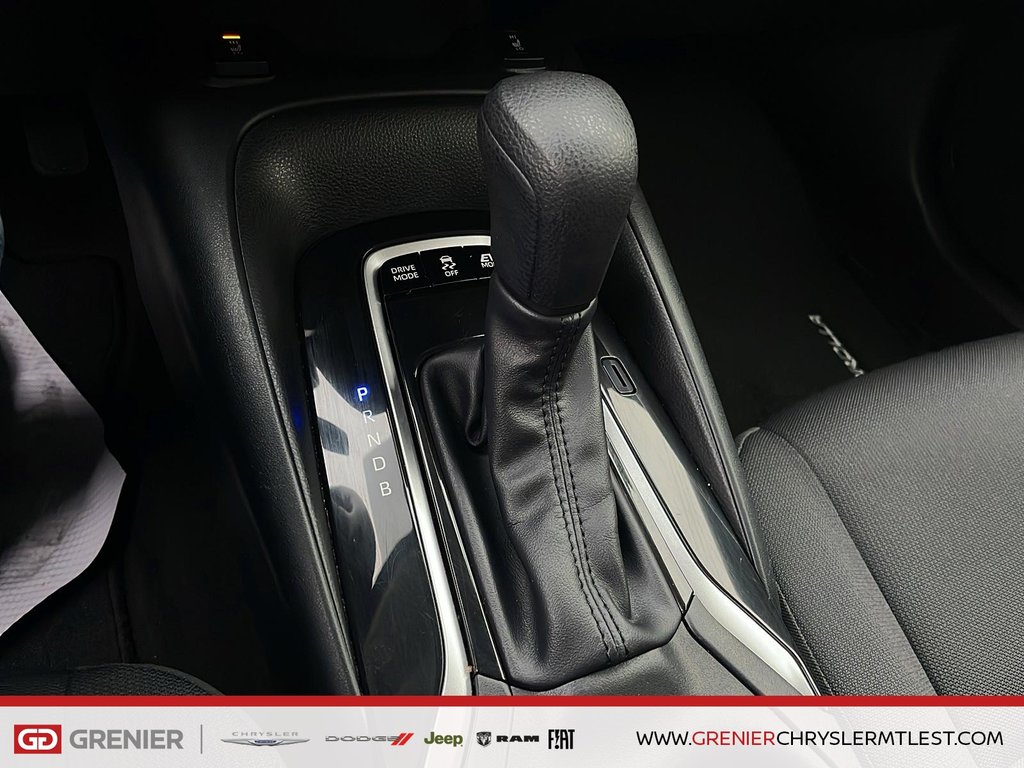 Toyota Corolla LE + HYBRIDE + AWD 2024 à Pointe-Aux-Trembles, Québec - 13 - w1024h768px