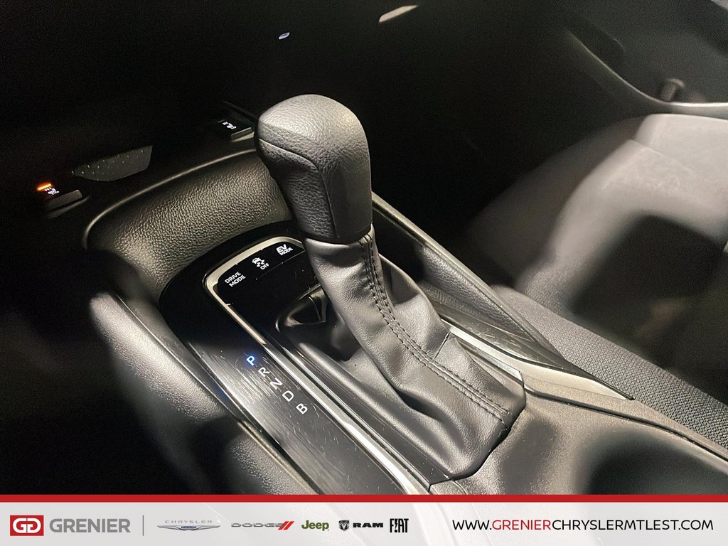 Toyota Corolla HYBRIDE + LE + AWD + CARPLAY 2024 à Pointe-Aux-Trembles, Québec - 12 - w1024h768px