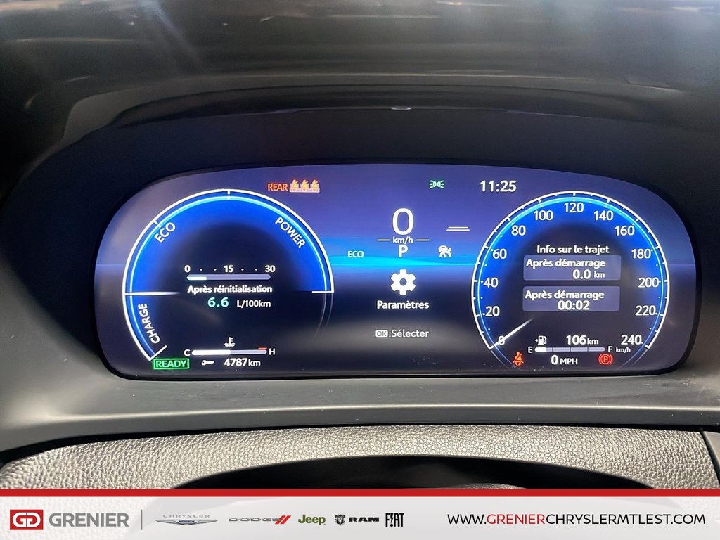 2023 Toyota CROWN XLE + HYBRIDE + TOIT DE VERRE PANO in Pointe-Aux-Trembles, Quebec - 11 - w1024h768px
