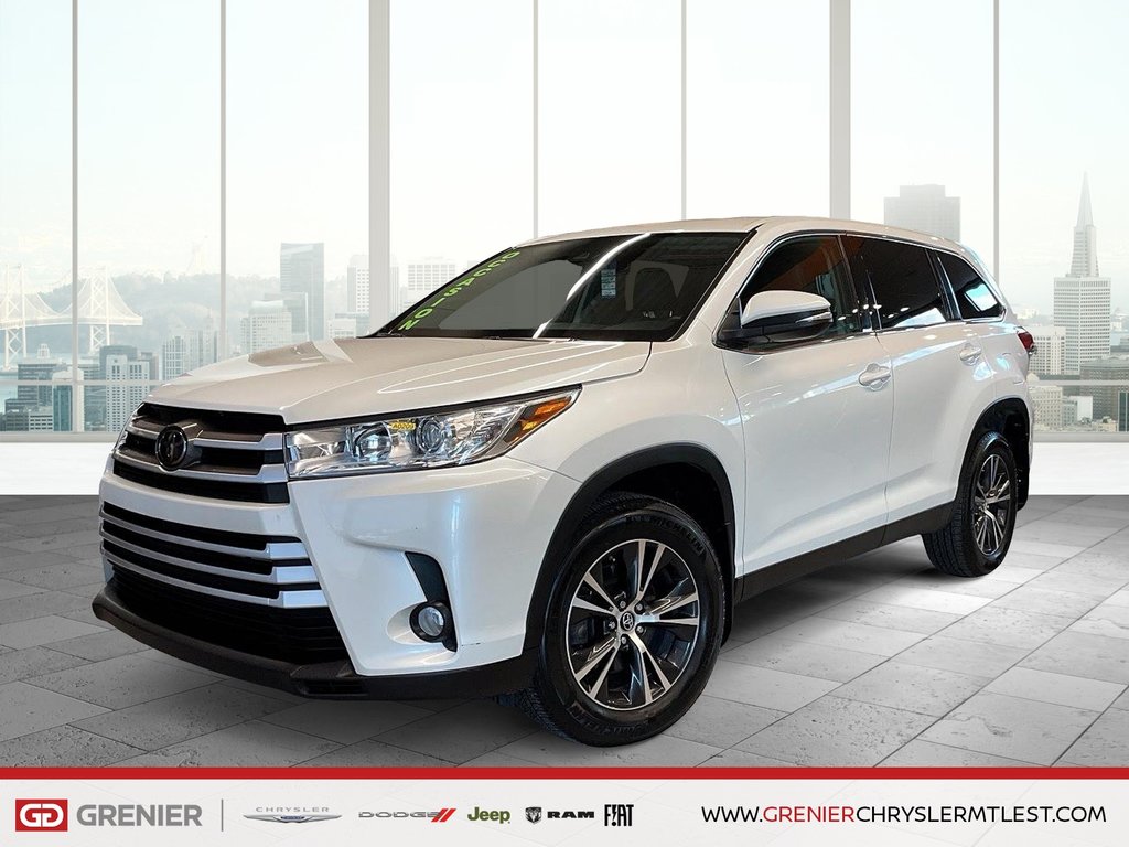 2019 Toyota Highlander LE + AWD + 8 PASSAGERS in Pointe-Aux-Trembles, Quebec - 20 - w1024h768px