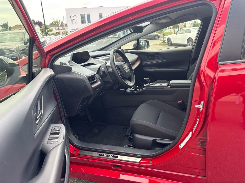 2024 Toyota Prius Prime XSE in Pointe-Aux-Trembles, Quebec - 6 - w1024h768px