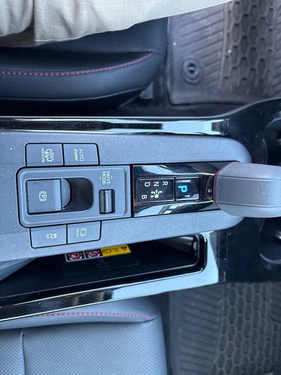 2024 Toyota Prius Prime XSE in Pointe-Aux-Trembles, Quebec - 27 - w1024h768px