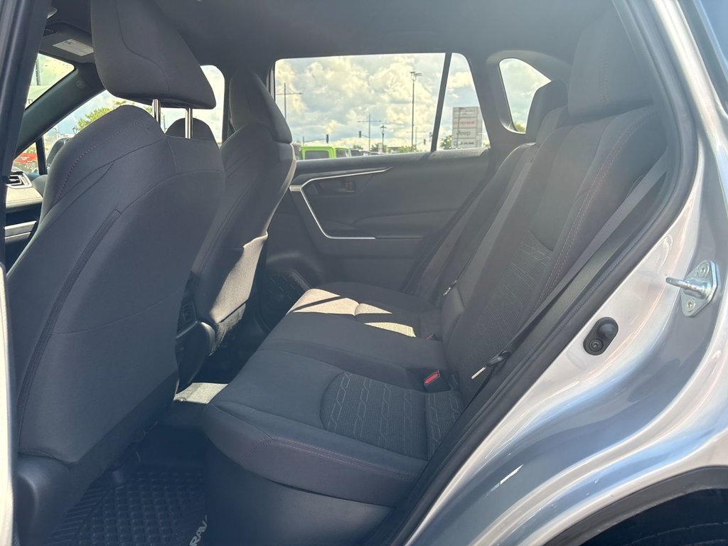 2021 Toyota RAV4 Prime SE in Pointe-Aux-Trembles, Quebec - 15 - w1024h768px