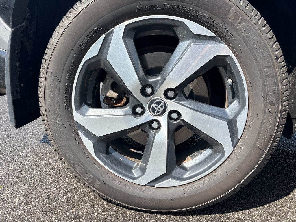 2021 Toyota RAV4 Prime SE in Pointe-Aux-Trembles, Quebec - 8 - w1024h768px