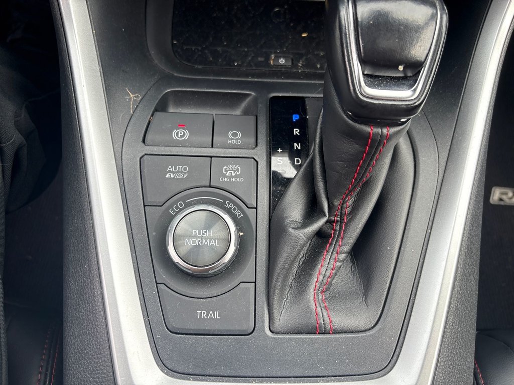 2021 Toyota RAV4 Prime XSE in Pointe-Aux-Trembles, Quebec - 28 - w1024h768px