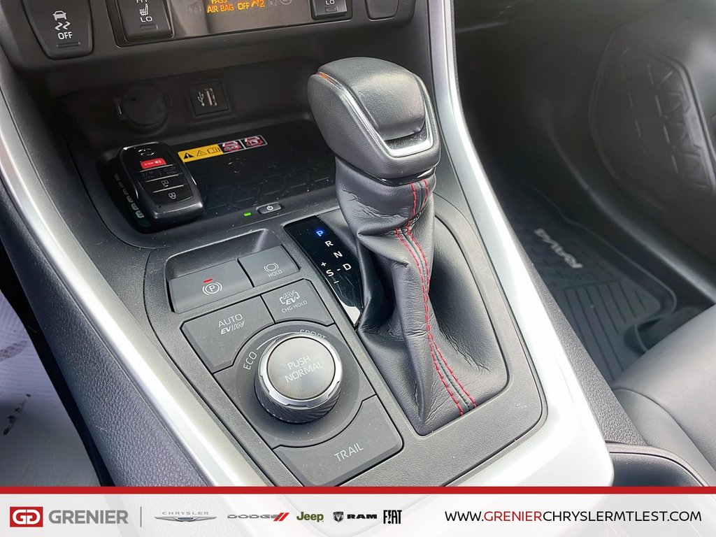 Toyota RAV4 Prime XSE + HYBRIDE + AWD + TOIT OUVRANT 2024 à Pointe-Aux-Trembles, Québec - 12 - w1024h768px