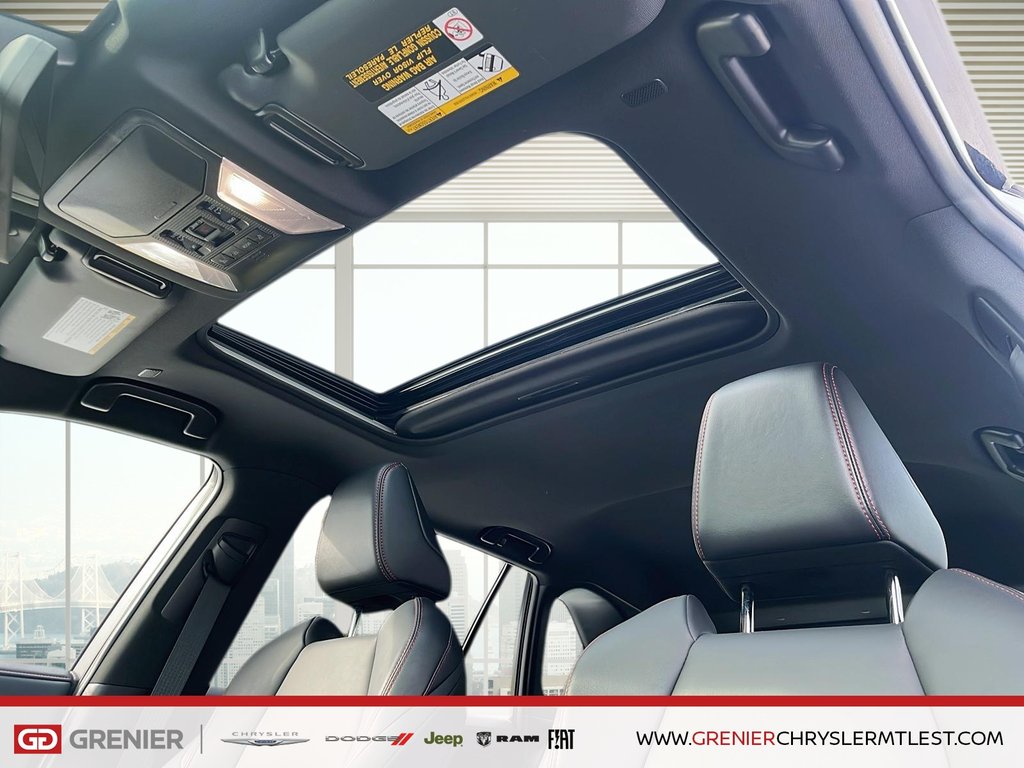 Toyota RAV4 Prime XSE + HYBRIDE + AWD + TOIT OUVRANT 2024 à Pointe-Aux-Trembles, Québec - 13 - w1024h768px