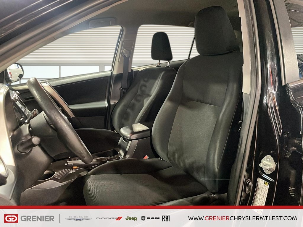 Toyota RAV4 LE + BLUETOOTH + CLIMATISATION 2015 à Pointe-Aux-Trembles, Québec - 5 - w1024h768px