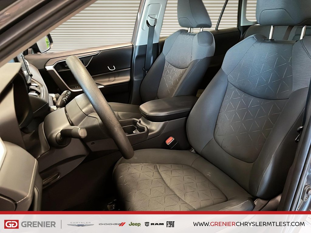 Toyota RAV4 LE + AWD + BLUETOOTH + AIDE AU SUIVI DE VOIE 2020 à Pointe-Aux-Trembles, Québec - 7 - w1024h768px
