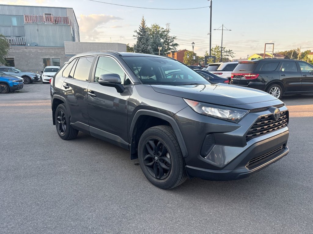 Toyota RAV4 LE 2020 à Pointe-Aux-Trembles, Québec - 3 - w1024h768px