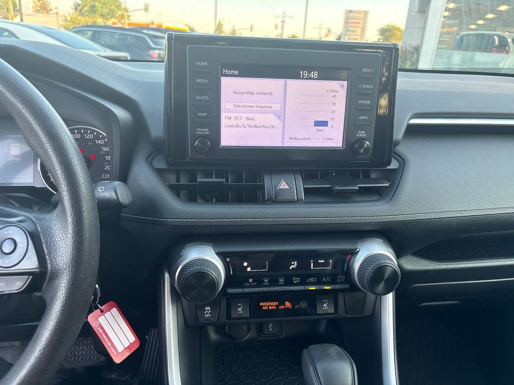 Toyota RAV4 LE 2020 à Pointe-Aux-Trembles, Québec - 10 - w1024h768px